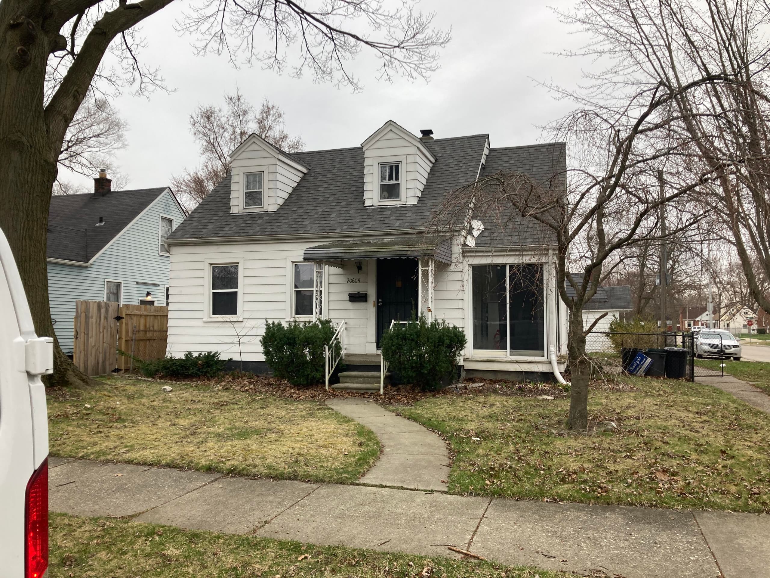 20604 Elkhart Street, Harper Woods, MI 48225