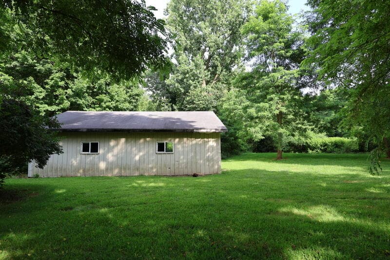 30879 M-60, Leonidas, MI 49066