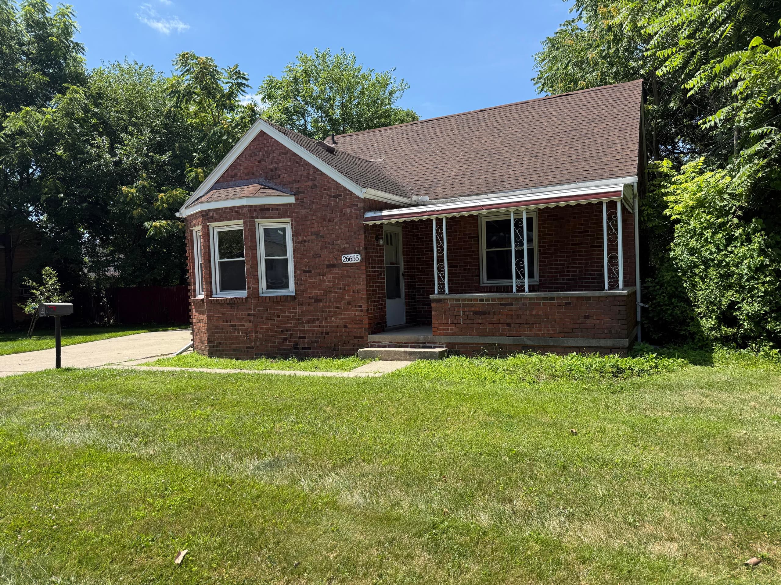 26655 Rosewood Street, Roseville, MI 48066