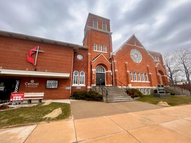912 4th Avenue Suite #2, Lake Odessa, MI 48849