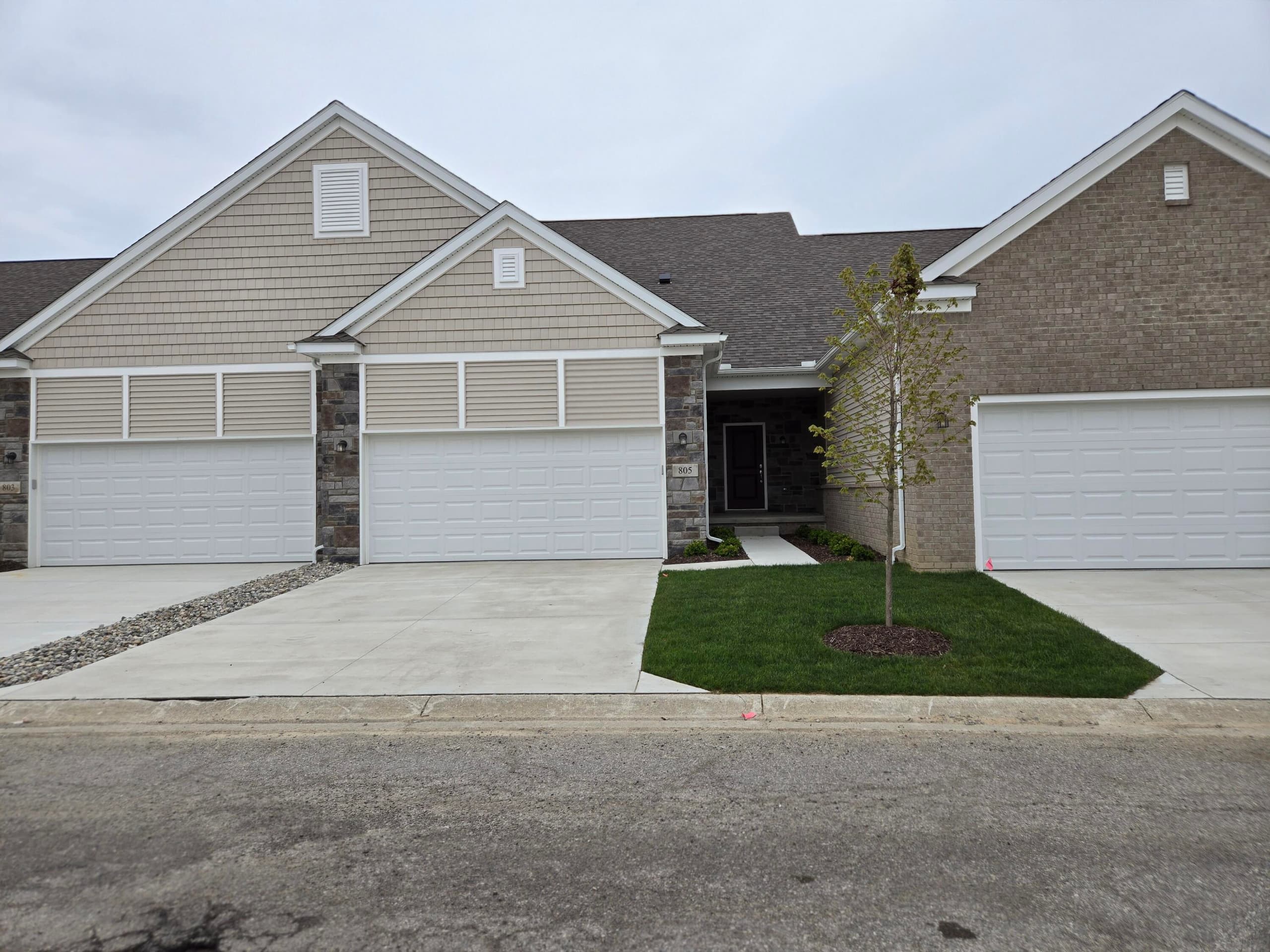 4262 Plum Village Circle 41, Monroe, MI 48161