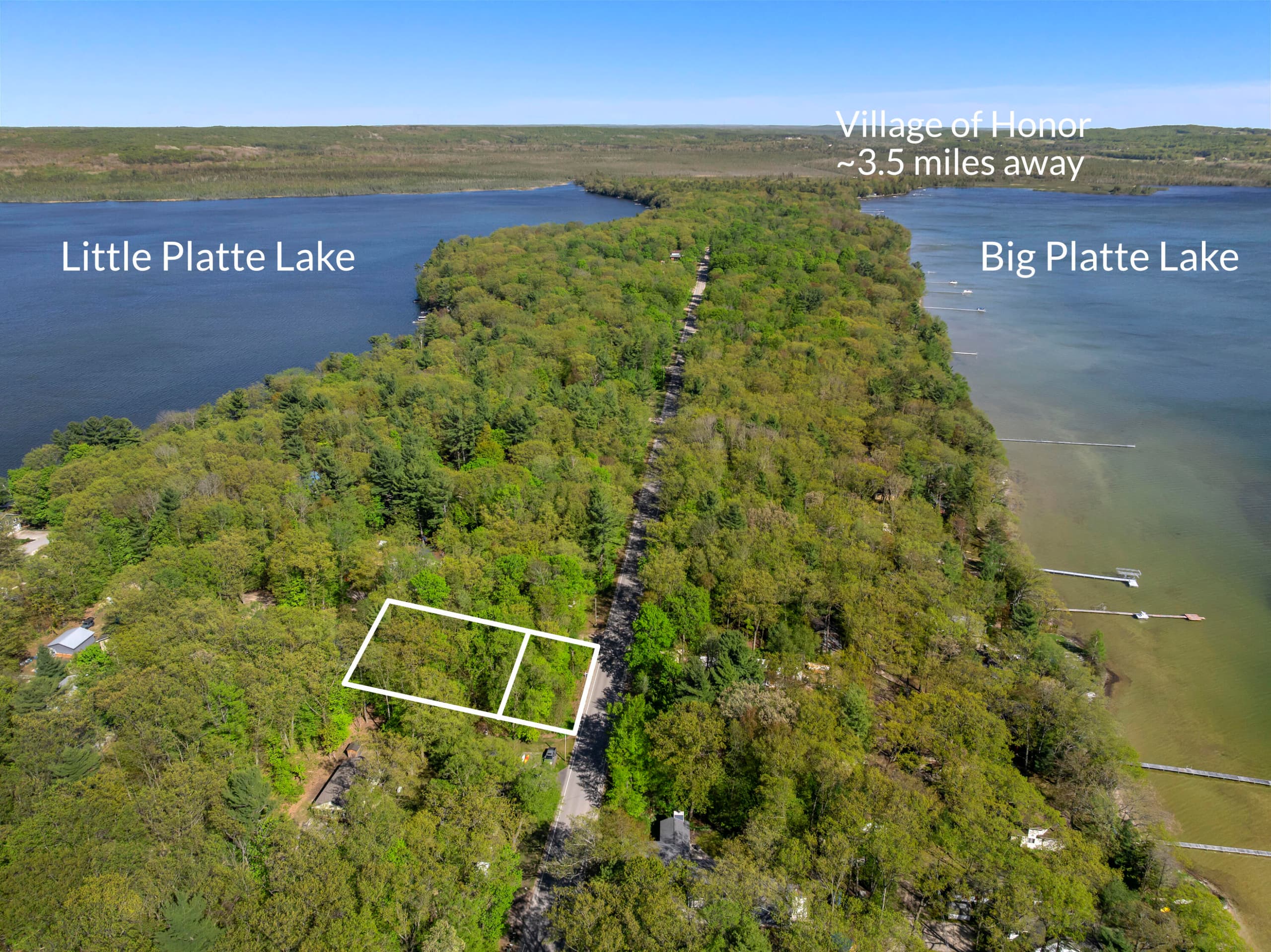 102-104 Poplar Avenue, Honor, MI 49640