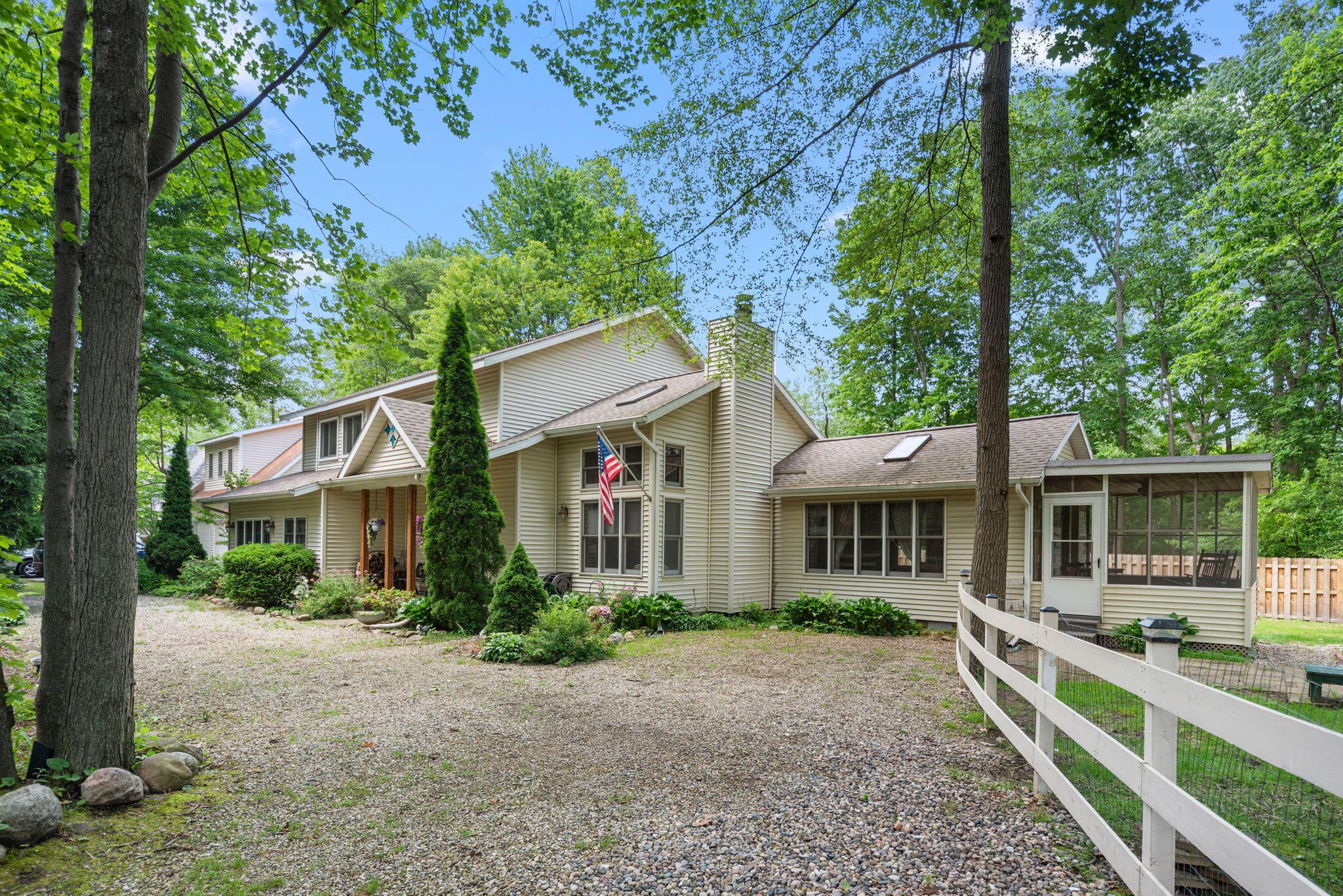 9177 Shady Lane, Lakeside, MI 49116
