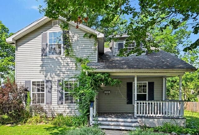 210 Days Avenue, Buchanan, MI 49107