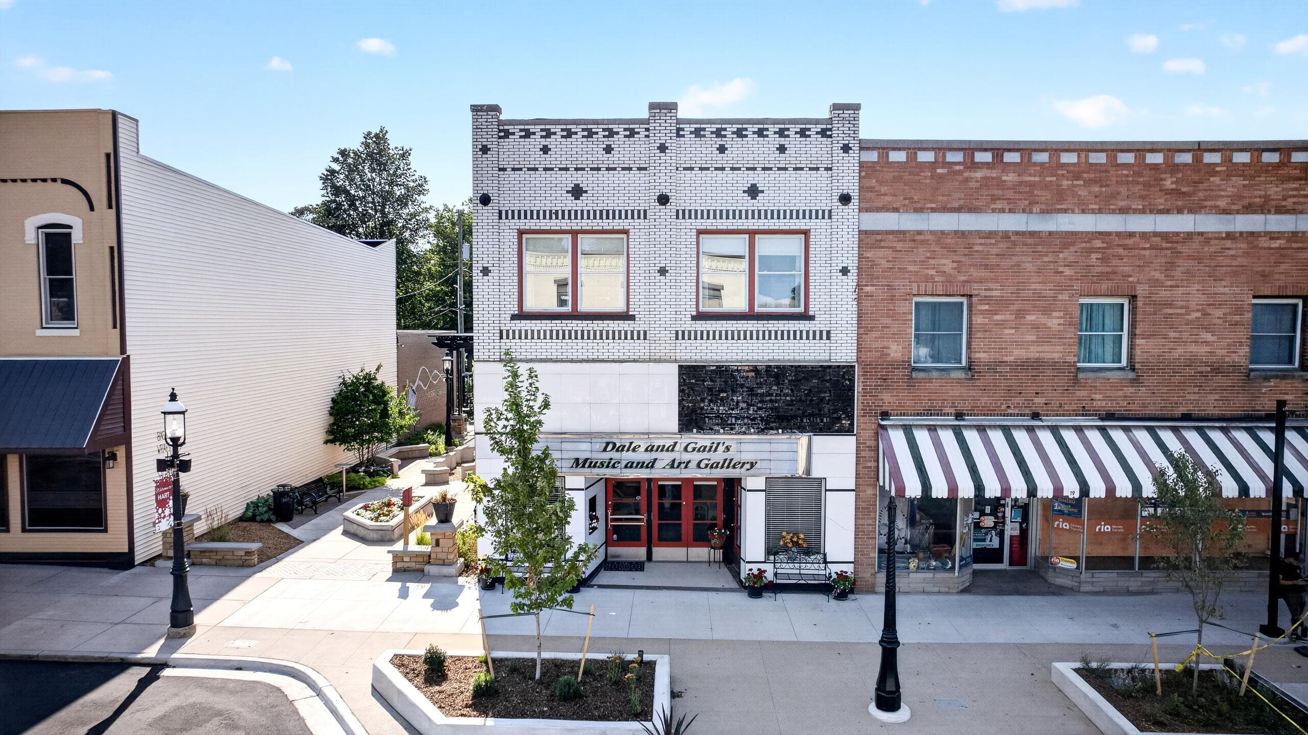 27 S State Street, Hart, MI 49420
