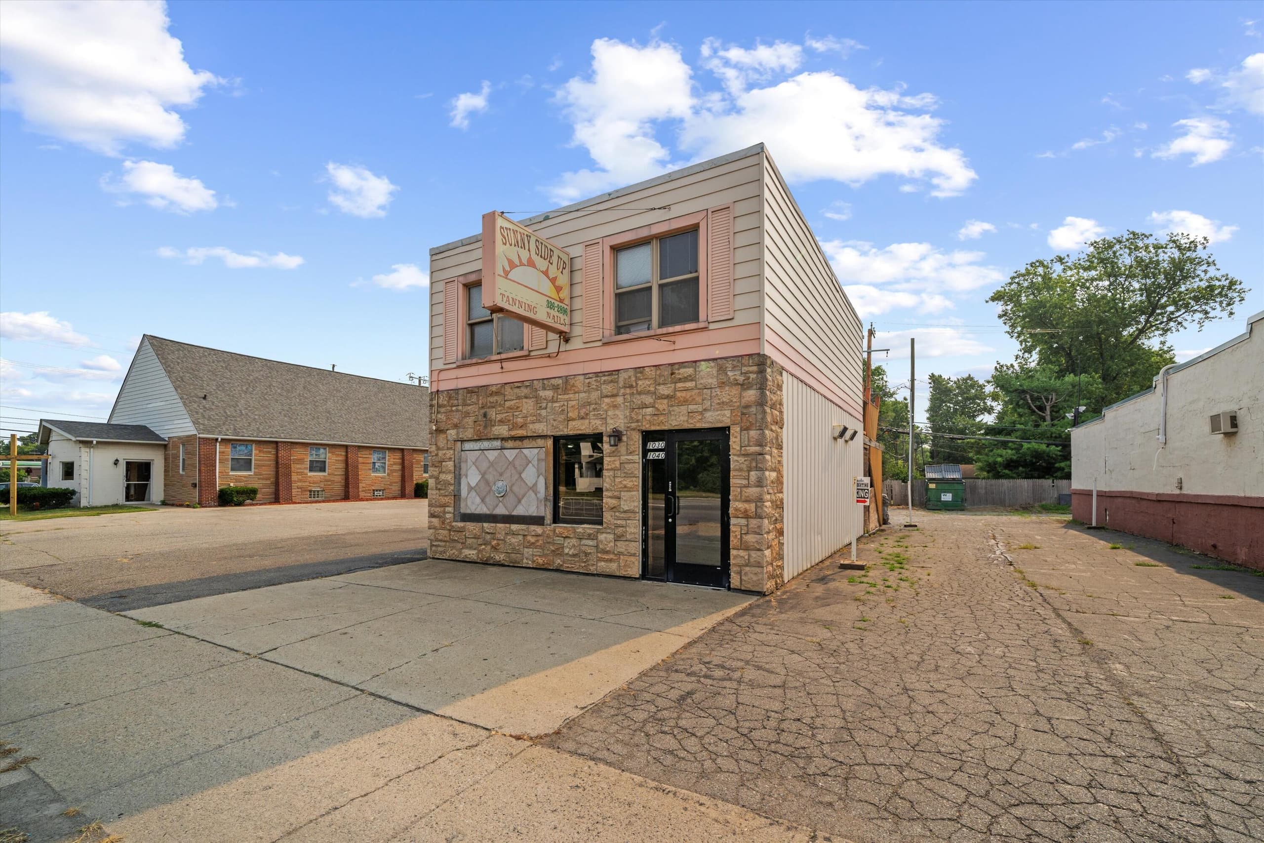 1030 N Wayne Road, Westland, MI 48185