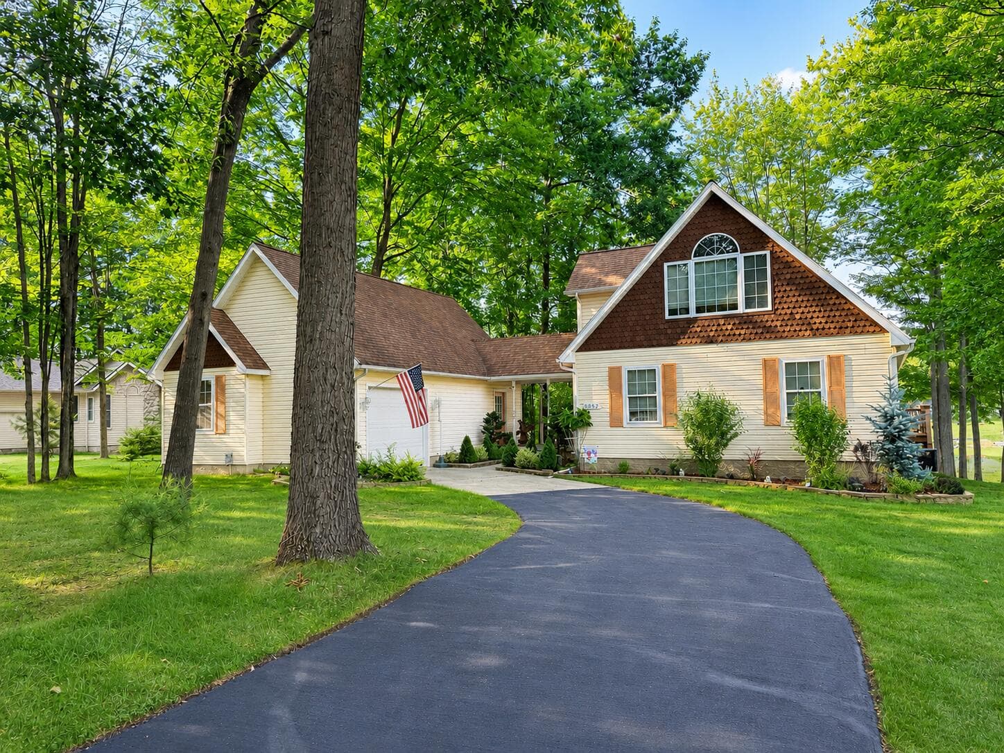 9592 Fawn Lake Drive, Canadian Lakes, MI 49346