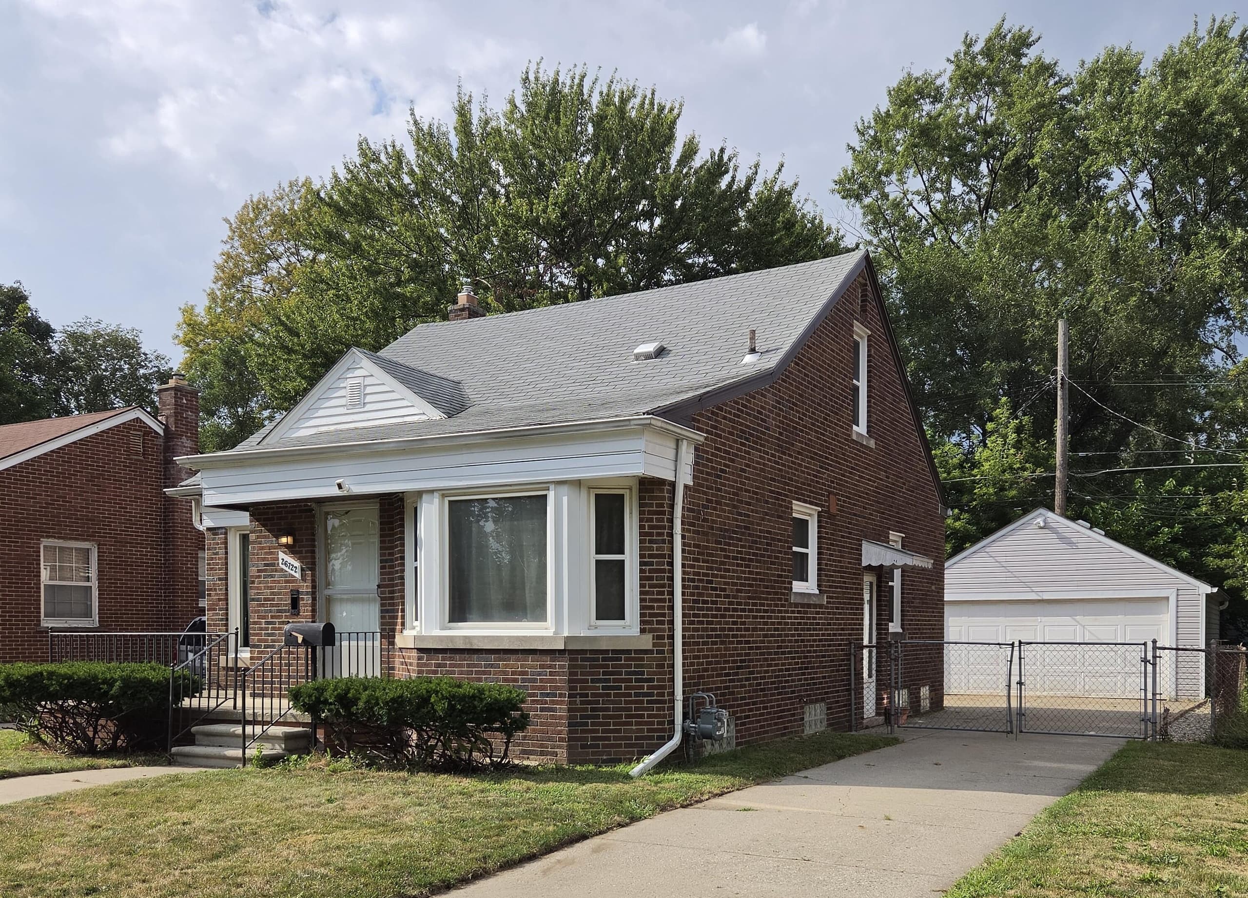 26722 W Chicago, Redford, MI 48239