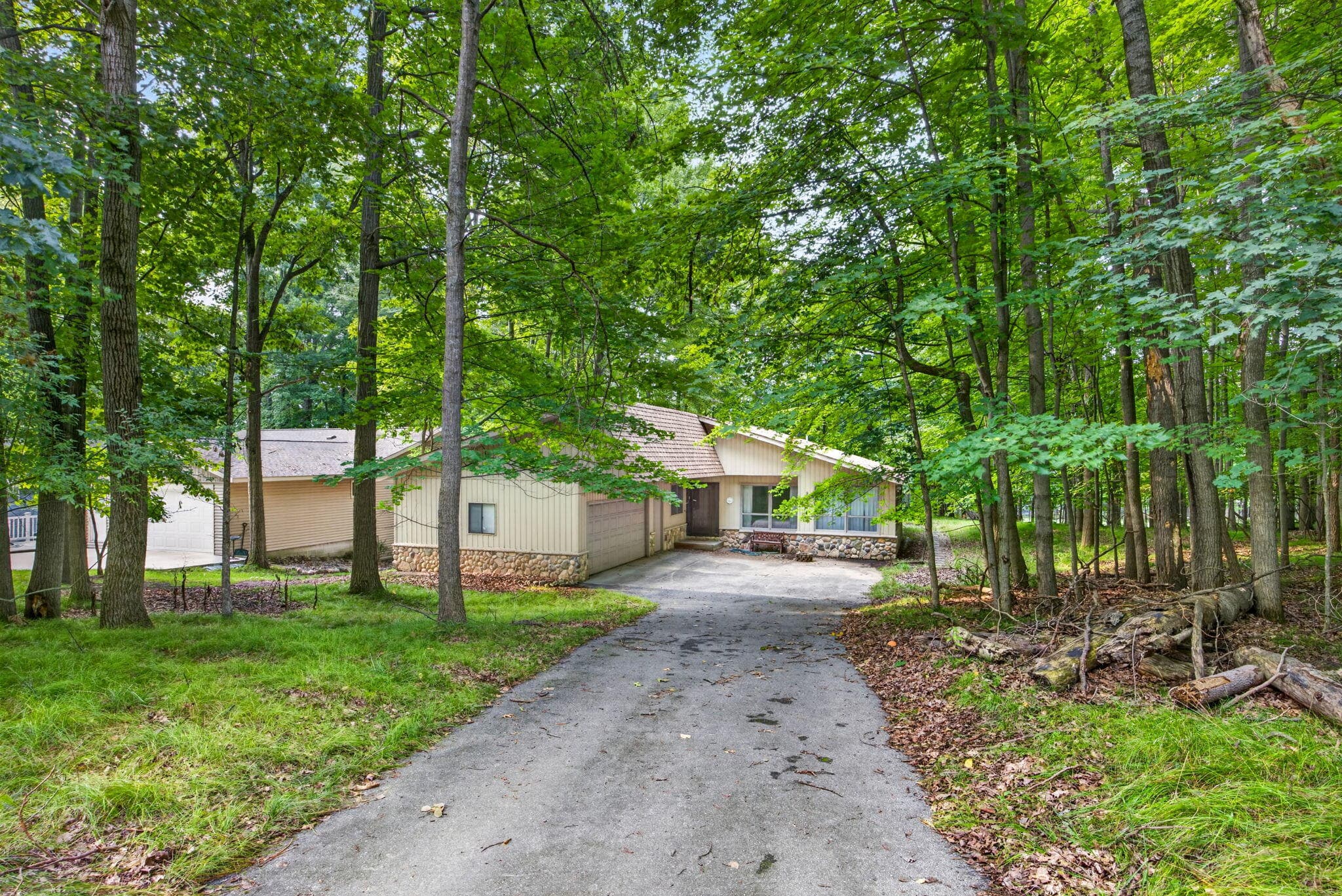 9855 Golf Port Drive N, Canadian Lakes, MI 49346