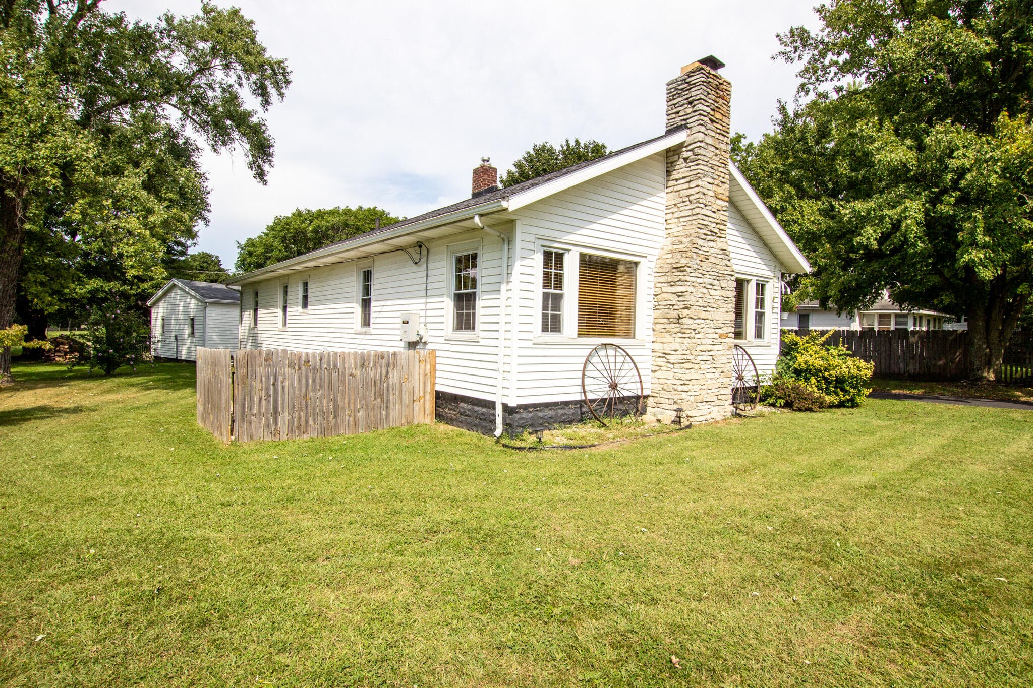 207 E Bertrand Road, Niles, MI 49120