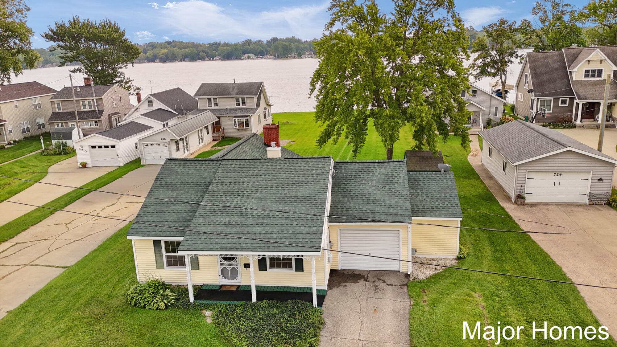 734 Lakeview Drive, Lake Odessa, MI 48849