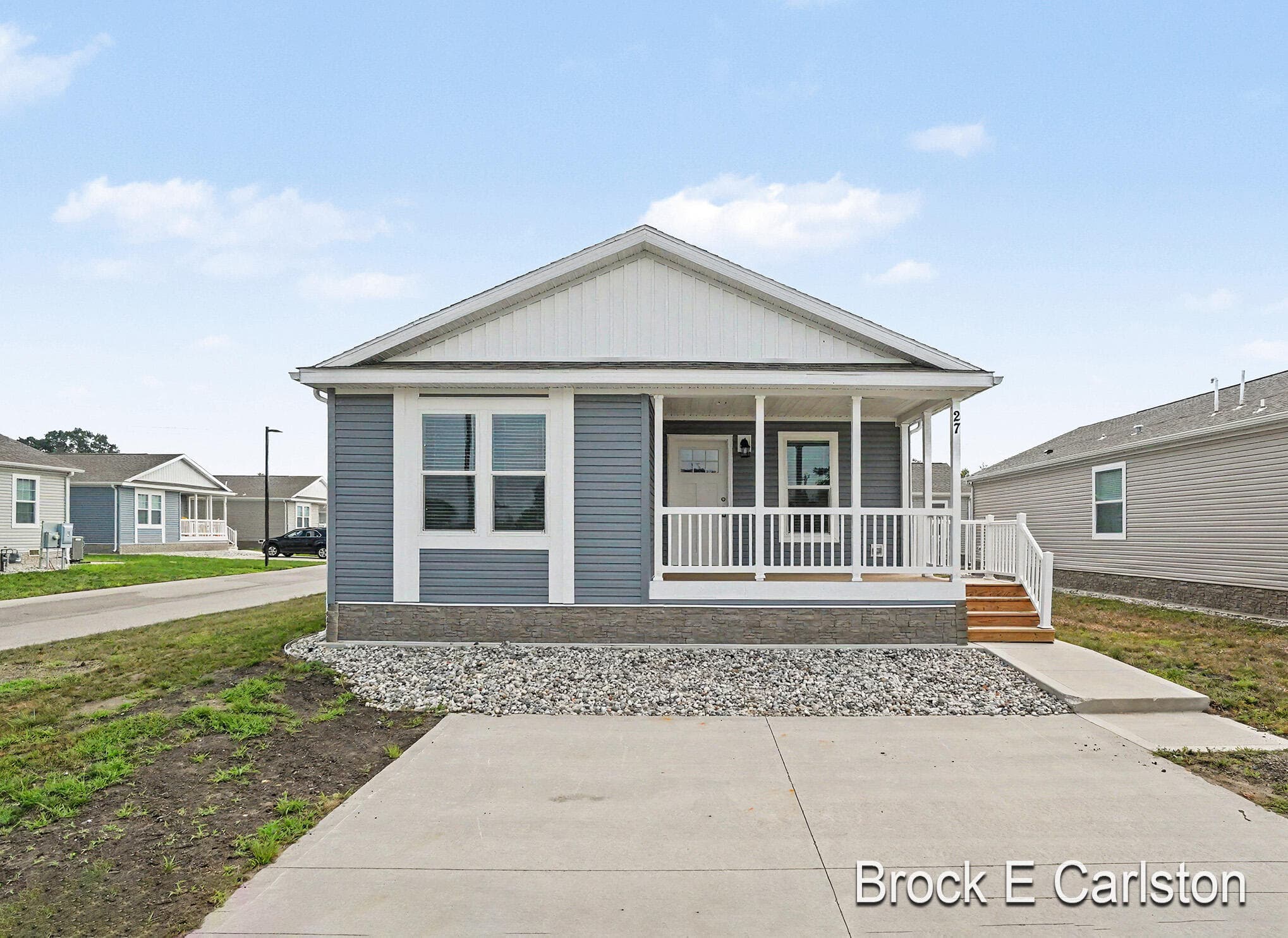 1283 E Ellis Road 27, Norton Shores, MI 49441