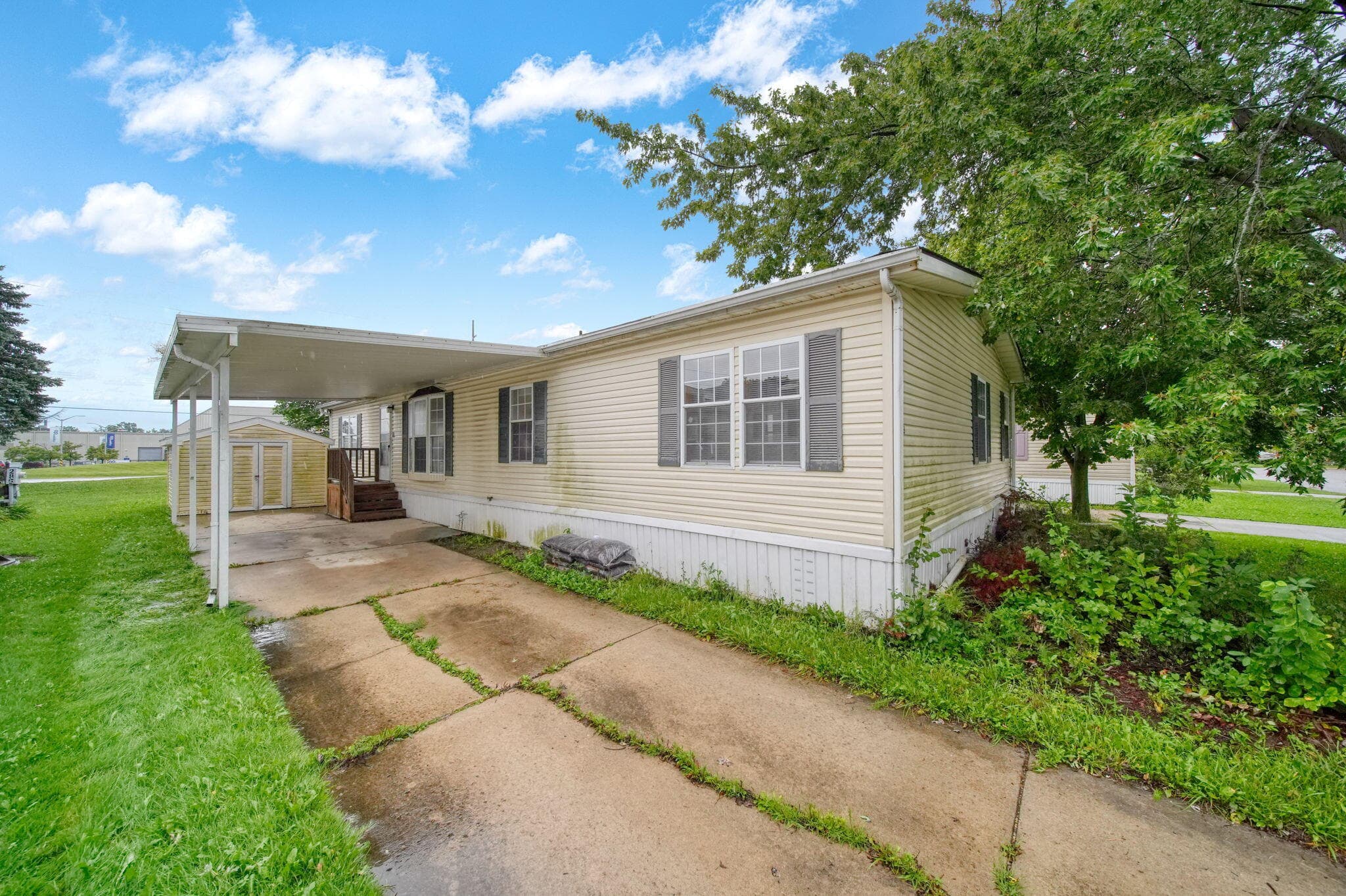 1559 Briarwood Drive, Adrian, MI 49221