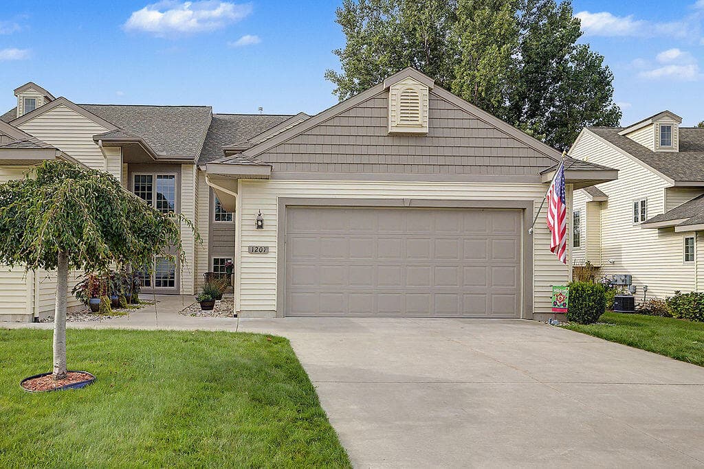 1207 S Timberview Drive, Whitehall, MI 49461