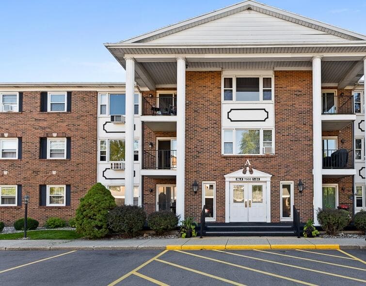 7500 Boulder Bluff Drive 2, Jenison, MI 49428