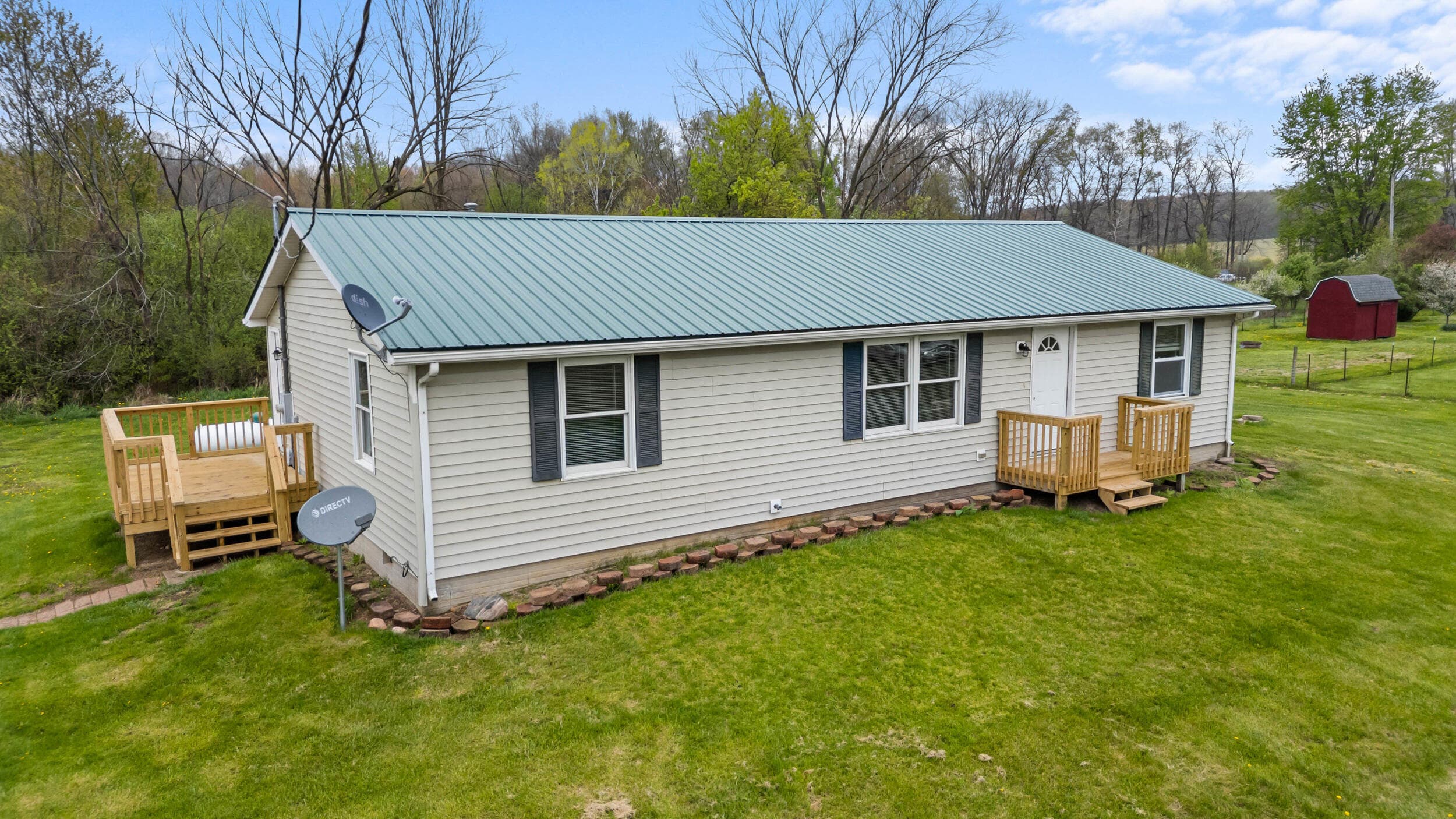 2340 E Mosherville Road, Jonesville, MI 49250