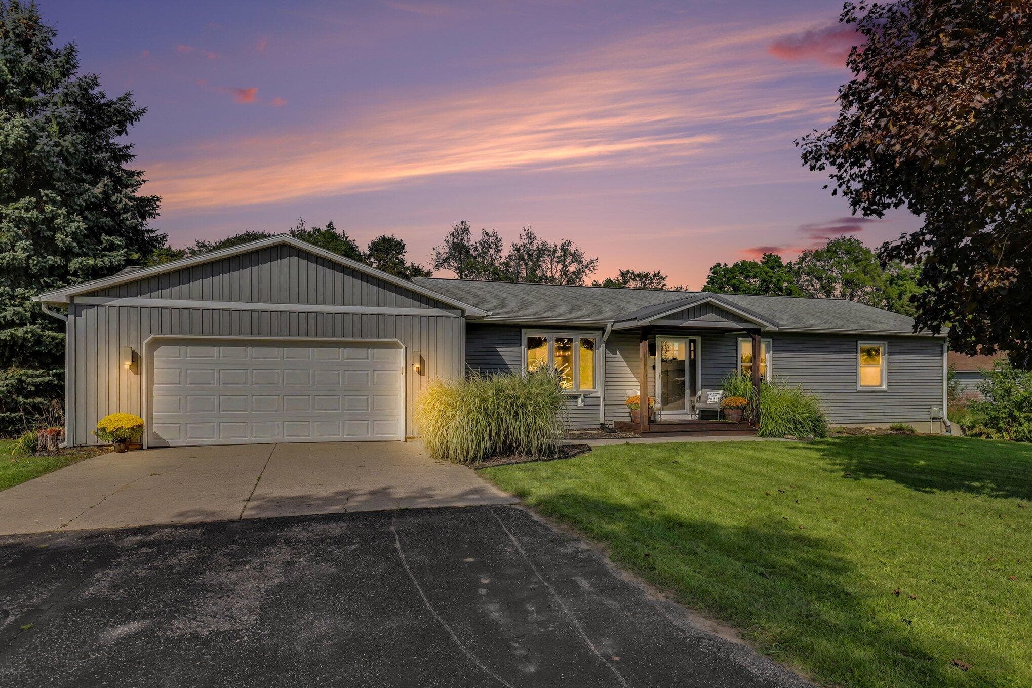 5015 Dio Drive NE, Cedar Springs, MI 49319
