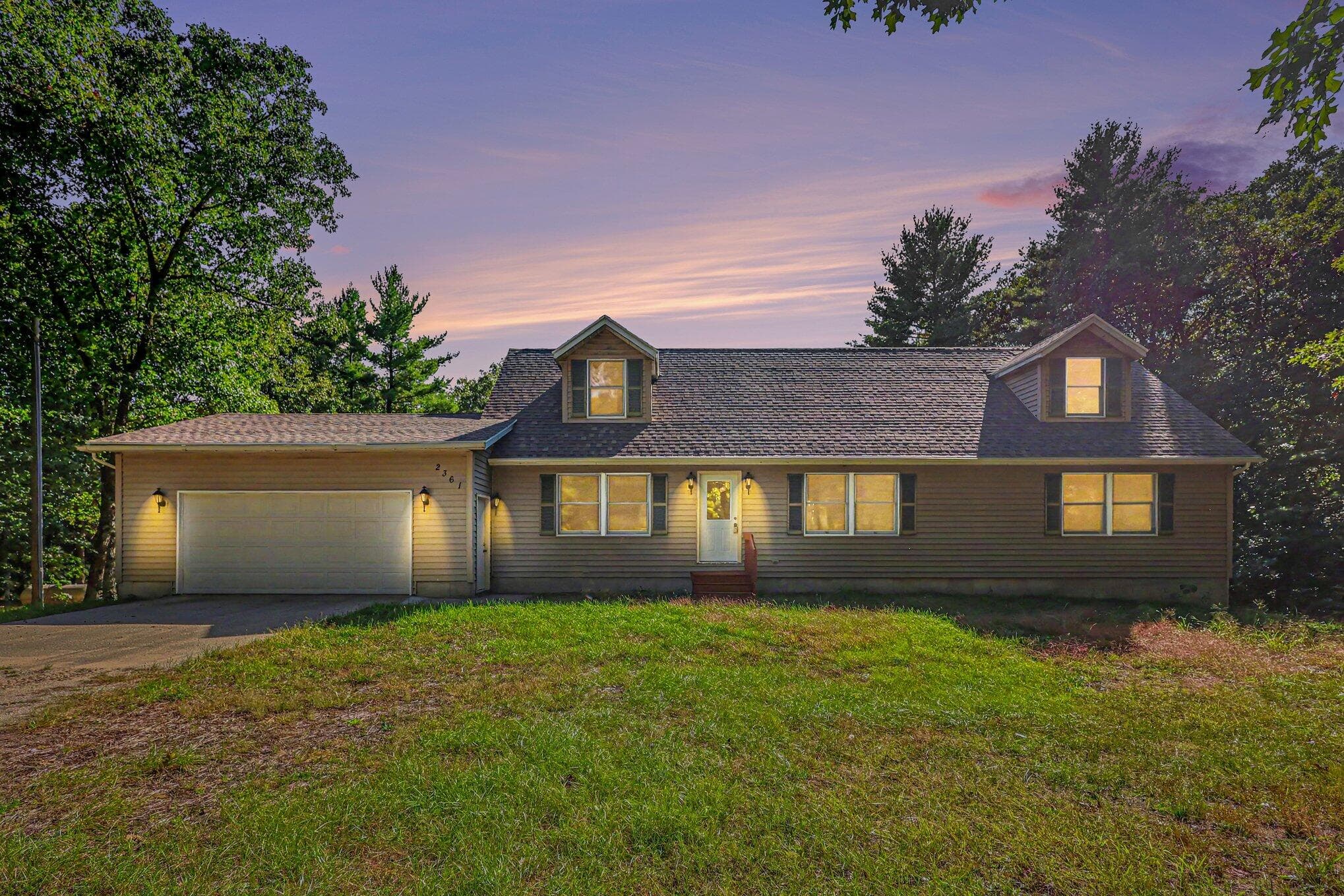 2361 E Raymond Road, Twin Lake, MI 49457