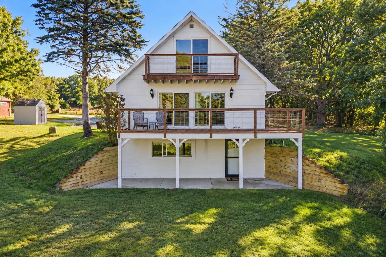 1759 Lakeshore Road, Manistee, MI 49660