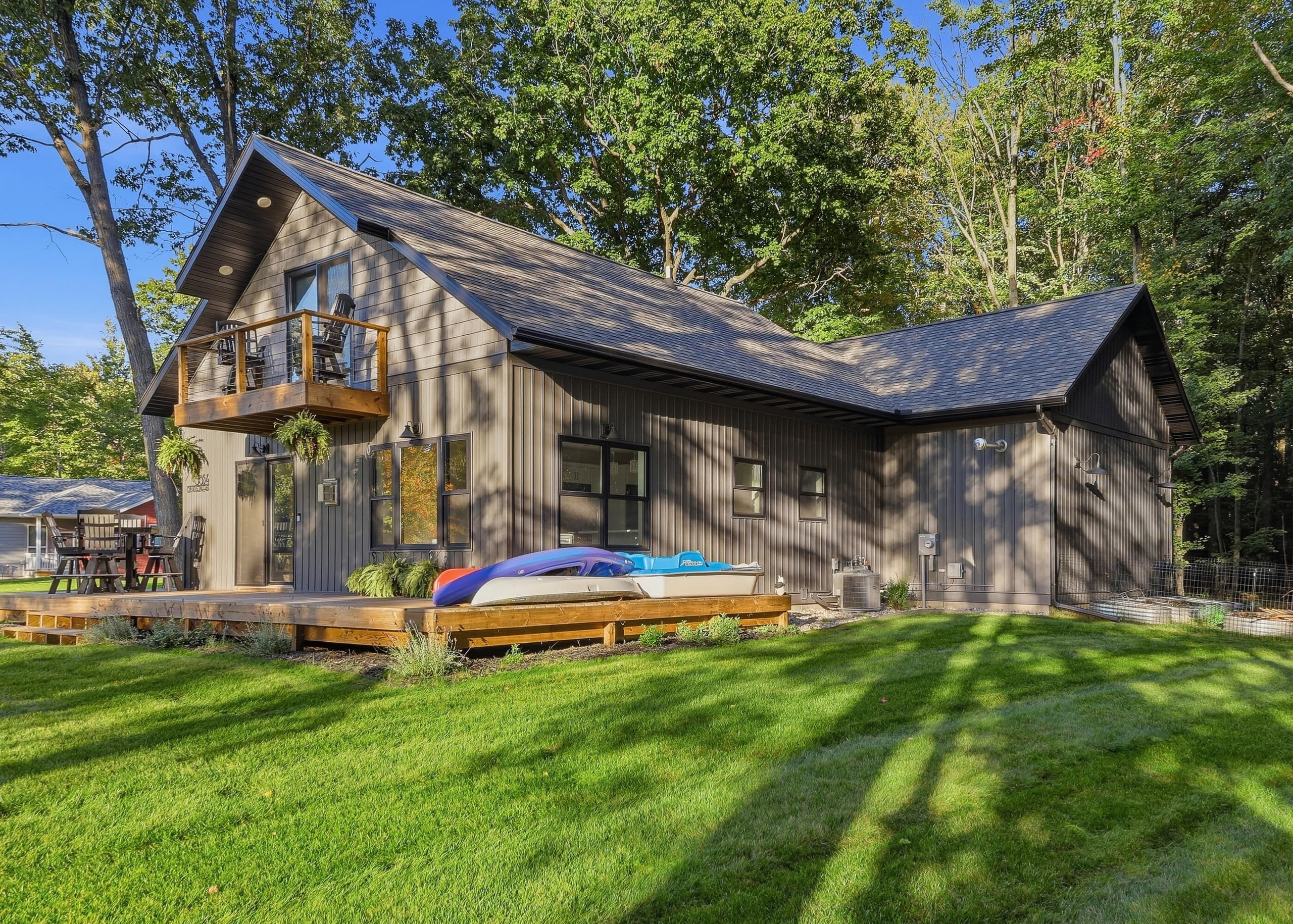 6854 Clubhouse Drive E, Canadian Lakes, MI 49346