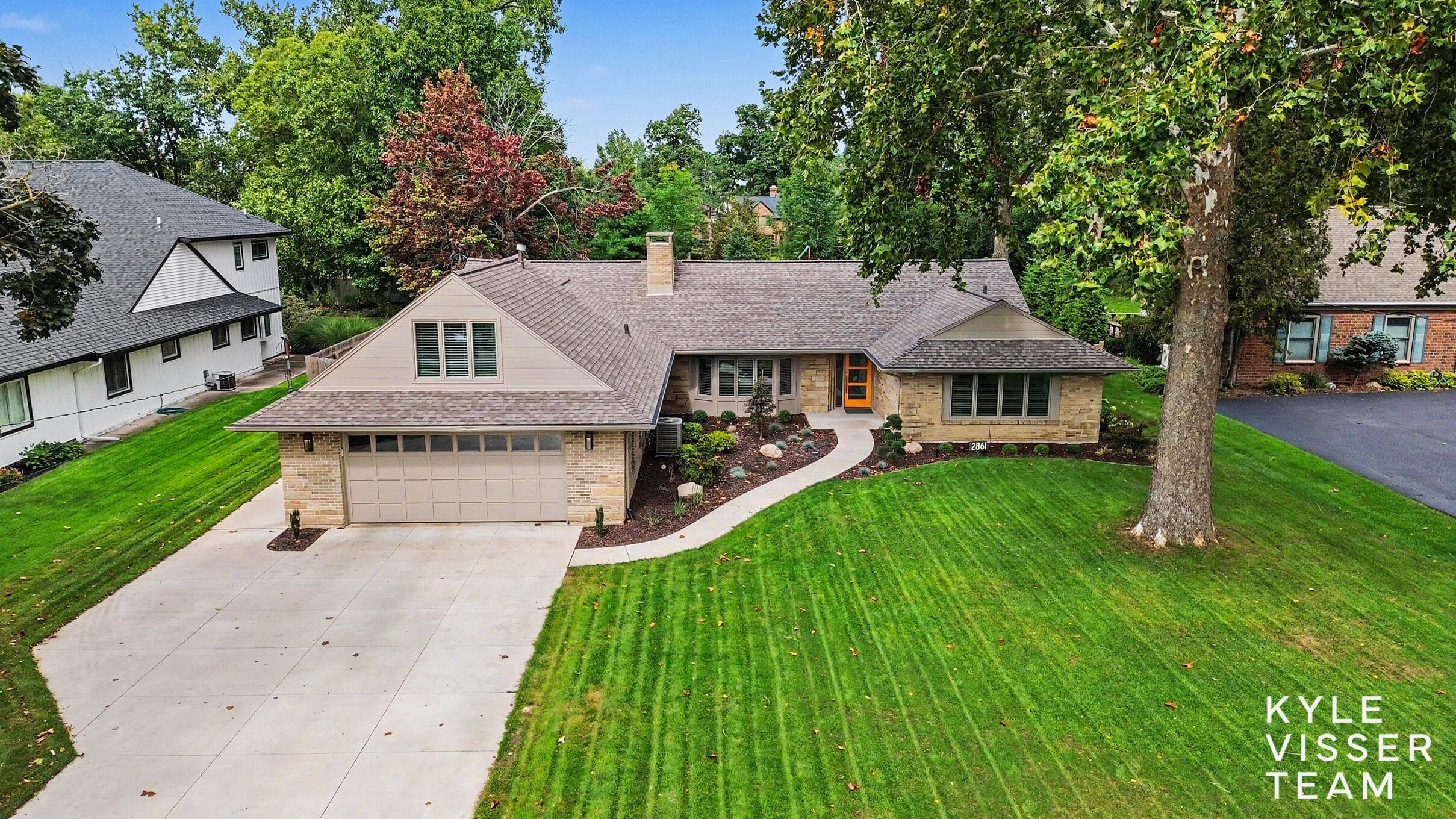 2861 Woodcliff Circle SE, East Grand Rapids, MI 49506