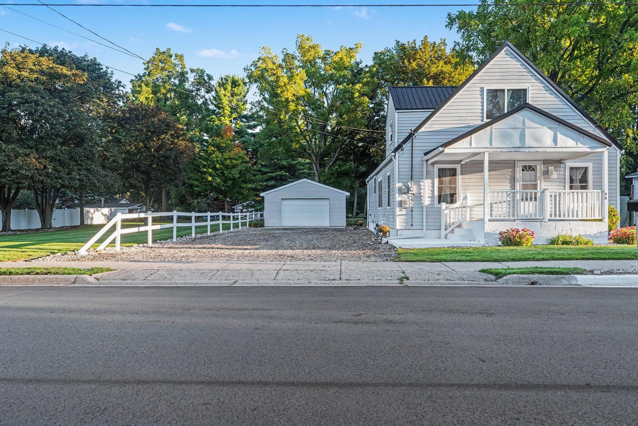 32 Liberty Street, Coldwater, MI 49036