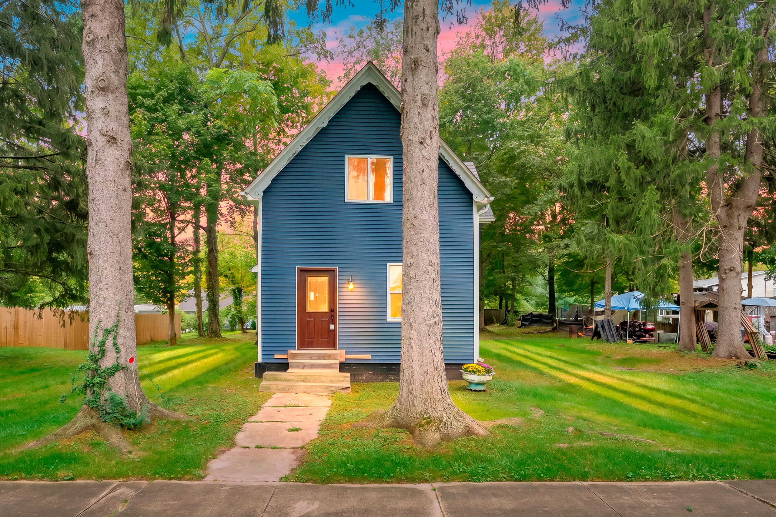322 E James Street, Lawrence, MI 49064