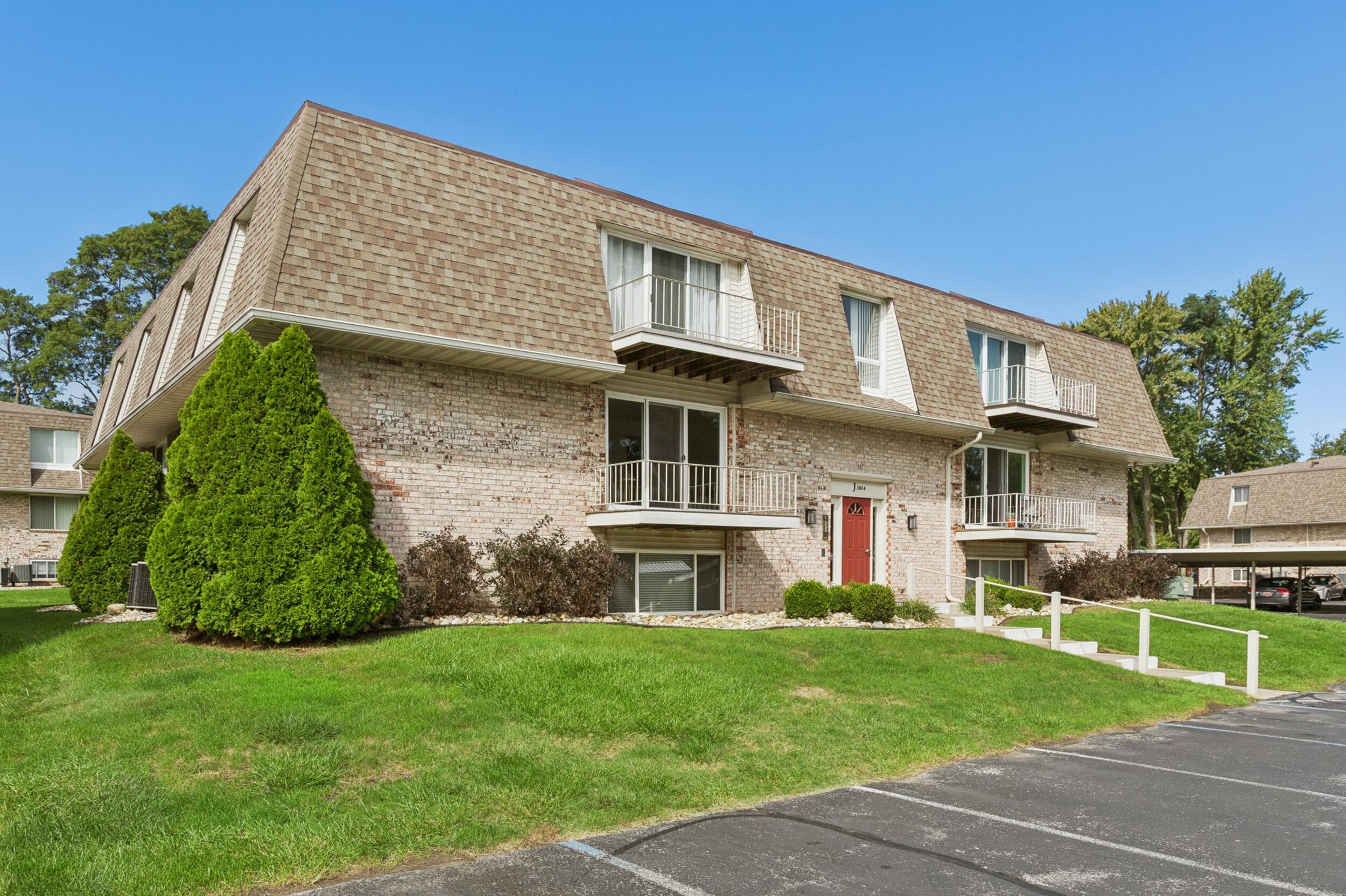 3614 N Lakeshore Drive Unit j5, St. Joseph, MI 49085